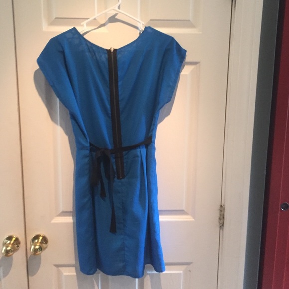 Dress - Picture 2 of 4