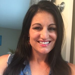 Meet your Posher, Stacy