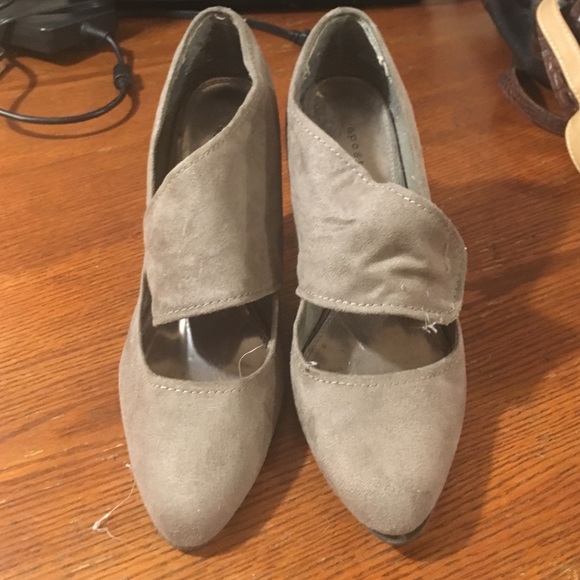 apostrophe heels - Picture 1 of 4