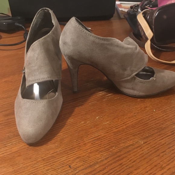 apostrophe heels - Picture 4 of 4