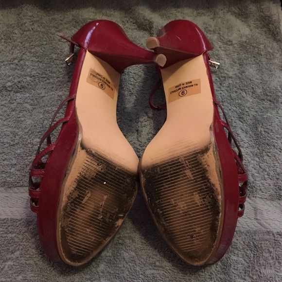 Open toe T Strap Pump - Picture 4 of 4