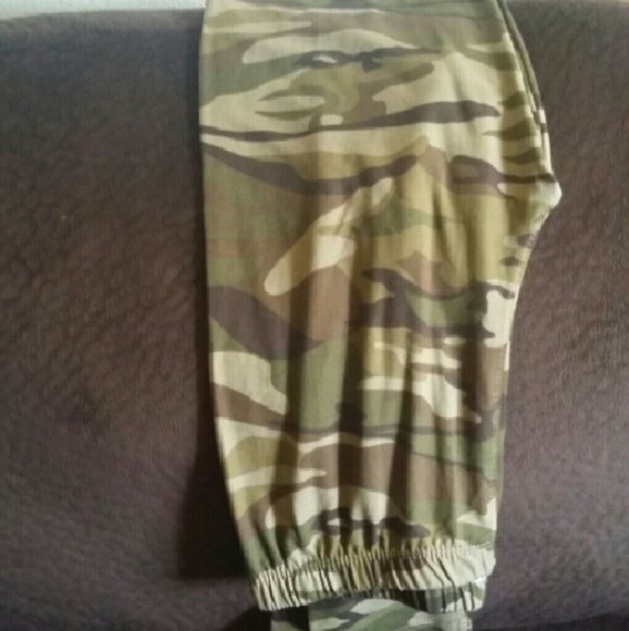 NEVER WORN Army leggings