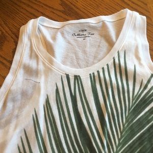 Tee, palm print