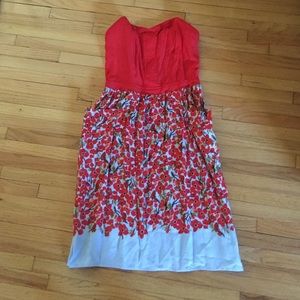 Floral print strapless dress with pockets