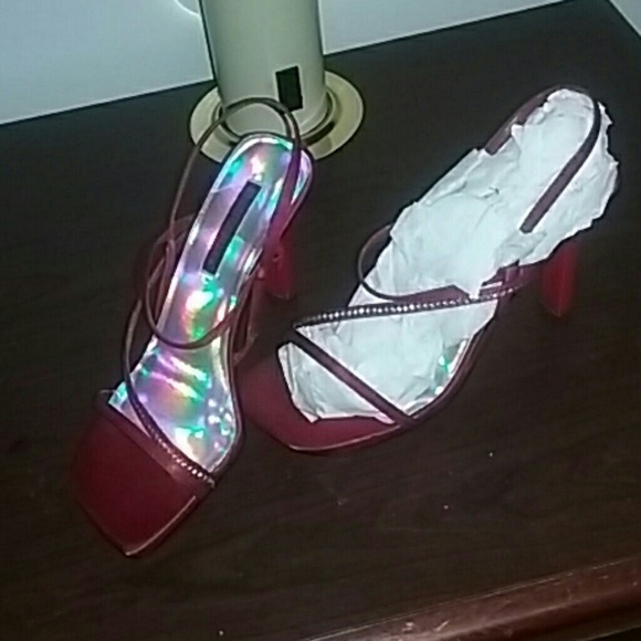 Heels - Picture 1 of 1