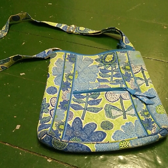 Vera Bradley over-the-shoulder bag - Picture 1 of 1