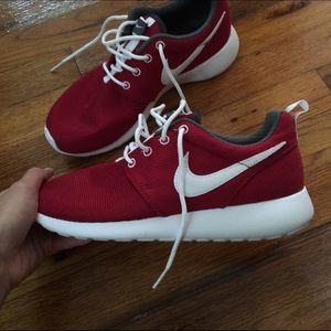 Brand new nike roshes