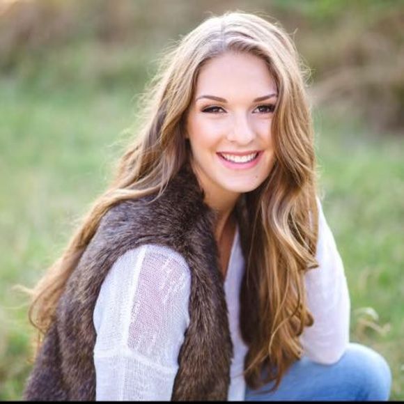 Meet your Posher, Brooke