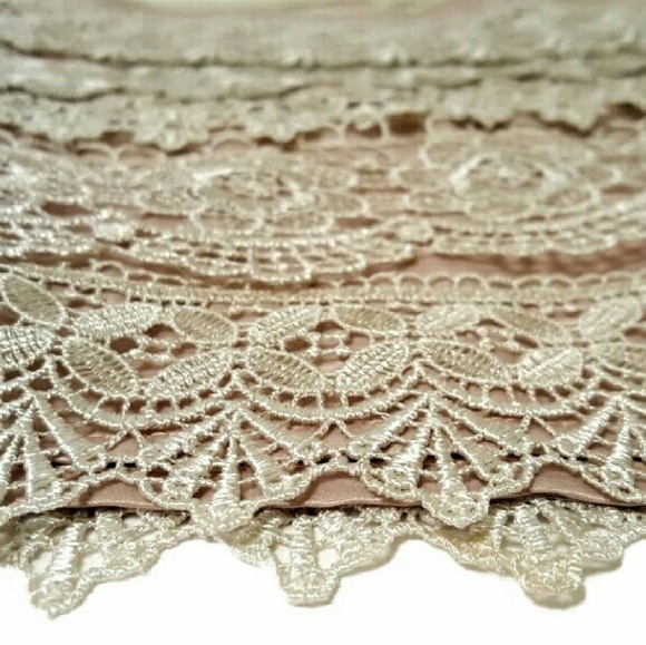 Lace Overlay Shorts - Picture 4 of 4