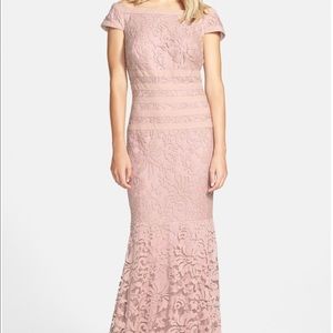 Tafashi Shoji textured lace mermaid gown