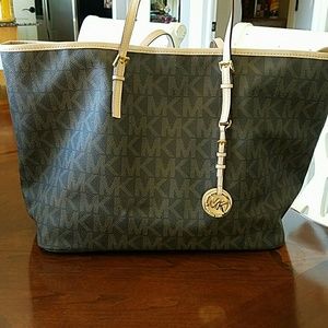 Micheal Kors bag