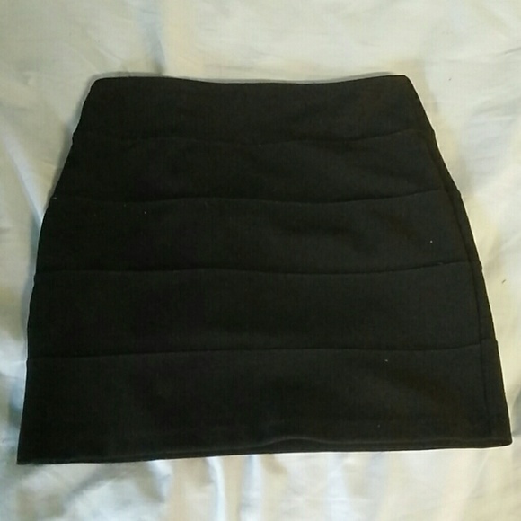 Black Forever 21 pencil skirt