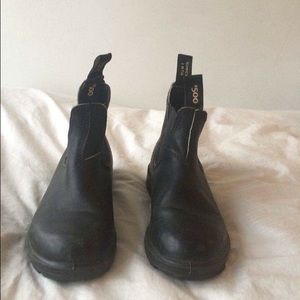 Blundstones