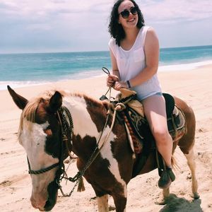 Meet your Posher, Eve