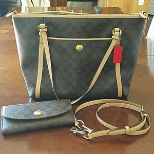 Coach Peyton signature tote and wallet