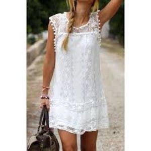 Scoop collar sleeveless dress.