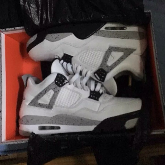Jordan 4s