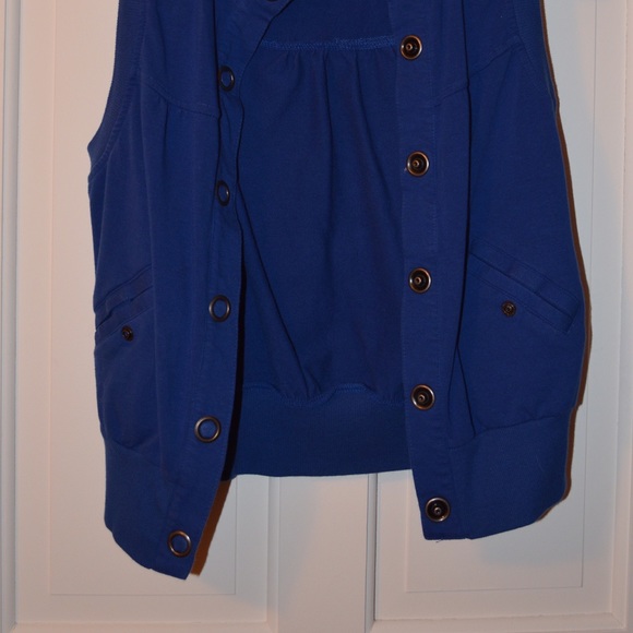 Vest - Picture 2 of 2