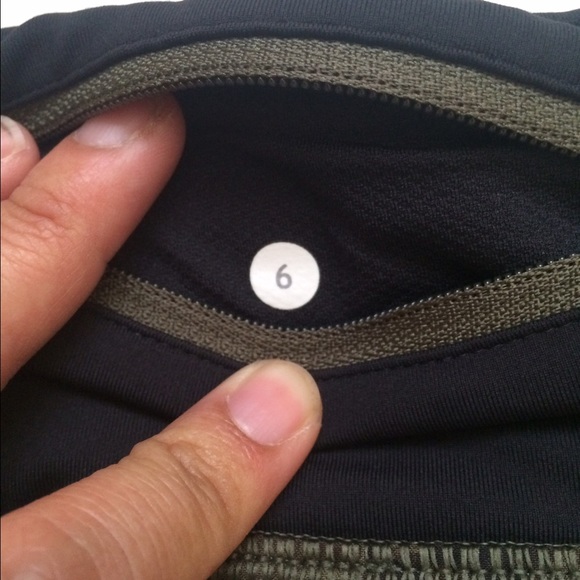 NWOT Lululemon Mystic Jungle Green Speed Shorts 6 - Picture 3 of 4