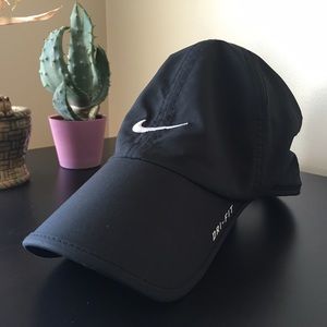 Nike Dri-Fit featherlight cap
