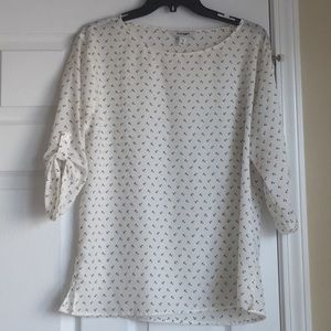 Blouse with anchor fabric