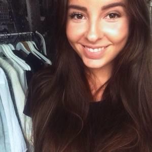 Meet your Posher, Simone sofia