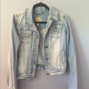 Abercrombie & Fitch Vintage Distressed Jean Jacket