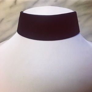 Thick velvet choker