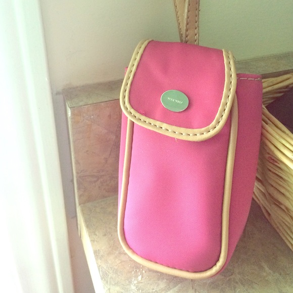 🎈LAST CALL🎈*NWOT* Nine West Phone/Camera Case