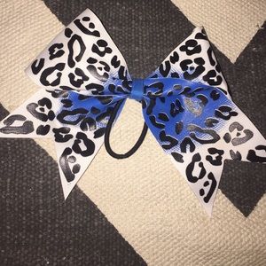 Cheetah bow