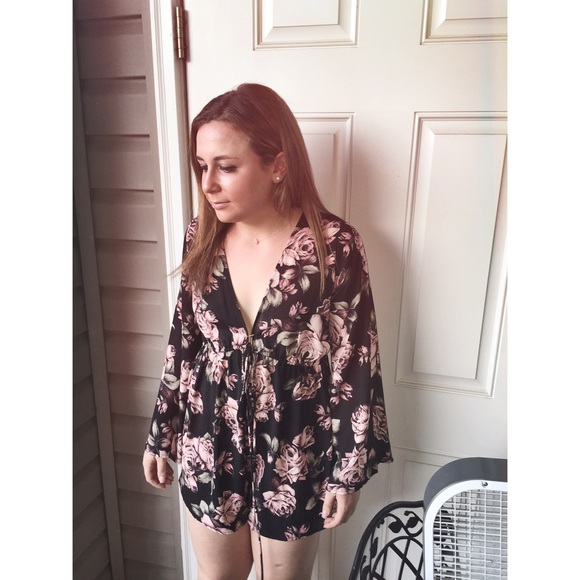 SHOP MIXOLOGY NYC romper size medium