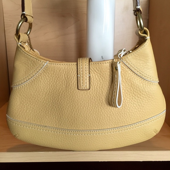 ‼️SOLD‼️ Leather Coach Purse - Picture 2 of 4