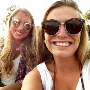 Meet your Posher, Katelyn