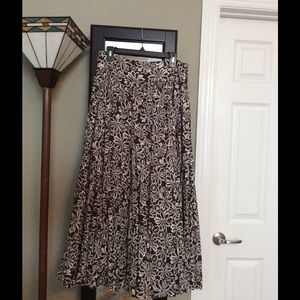 Jones New York floor length skirt