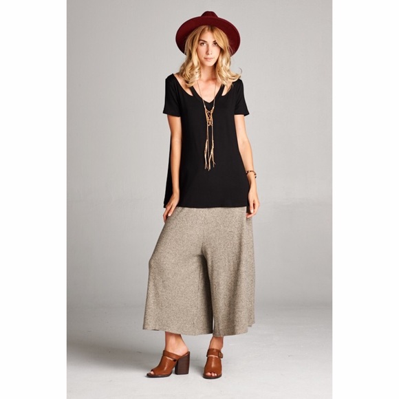 Flash Sale! Black Cold Shoulder Cut Out Top - Picture 2 of 4