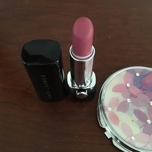 Marc Jacobs Lipstick- Kiss Kiss Bang Bang