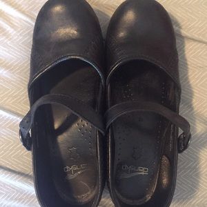 Dansko maryjanes