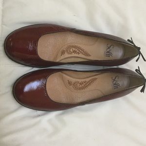 Sofft Burgandy flats size 9M