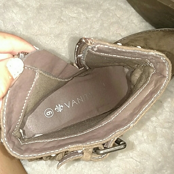 Shoes - Picture 3 of 3