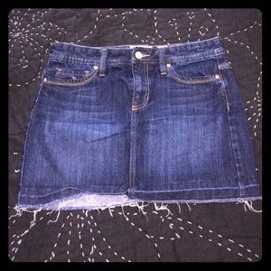 Old Navy size 16 girls jean skirt. New condition.