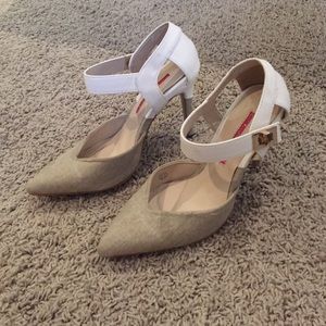 White sand tan color. 4 inch heels