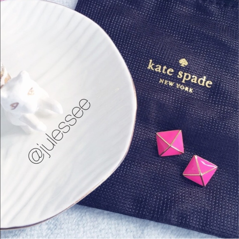🎉PM Editor shared🎉•Kate Spade• pyramid earrings