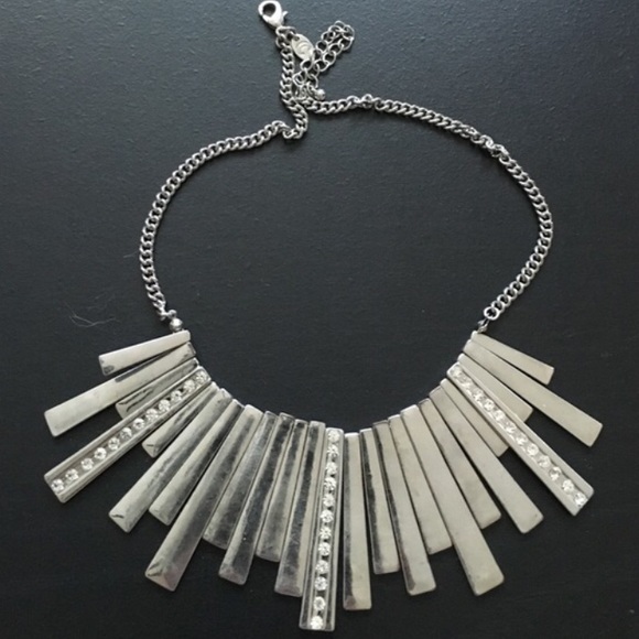 Reversible statement necklace