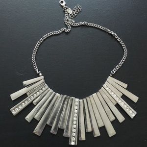 Reversible statement necklace