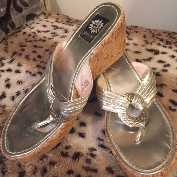 Yellow box sandals - Picture 1 of 3