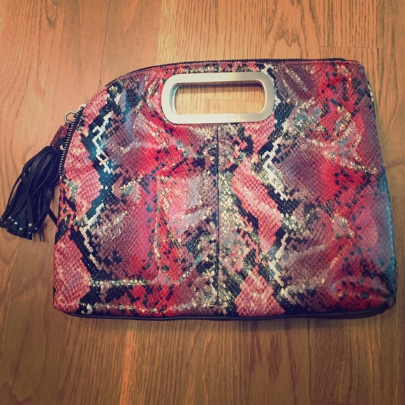 BCBG clutch