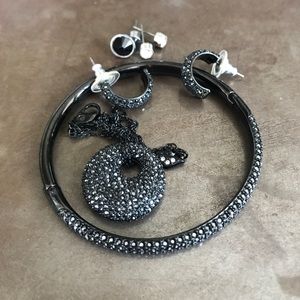 Swarovski set . Excellent condition!