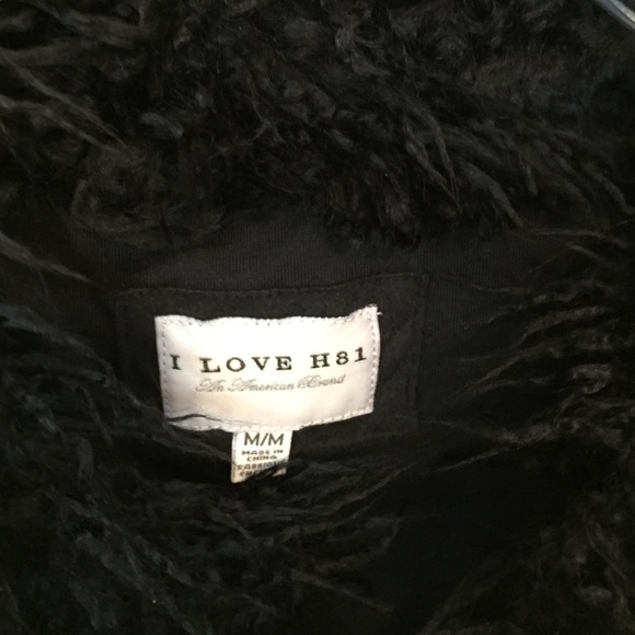 Black faux Shearling Vest - Picture 2 of 3