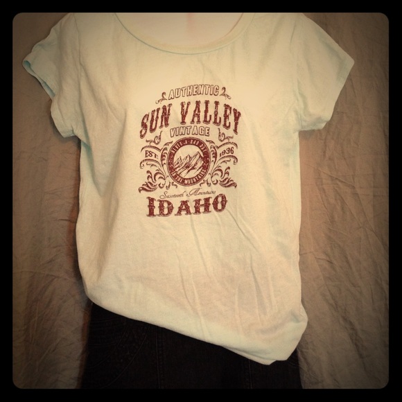 🔺Final🔺baby blue western feel t-shirt