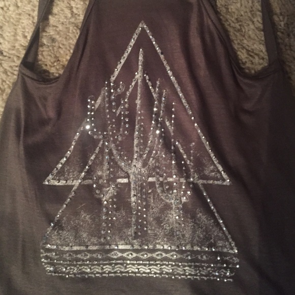 Crop top! - Picture 2 of 4